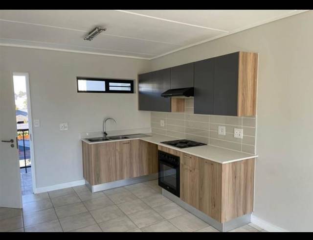 2 BEDROOM PROPERTY TO RENT IN LINBRO PARK